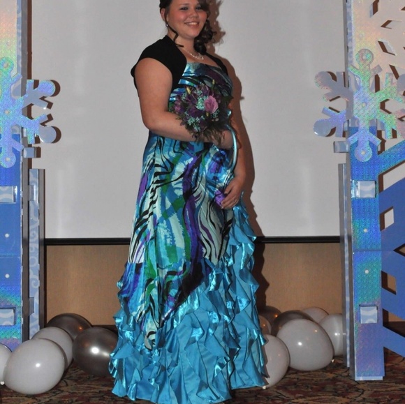 Strapless ruched sequins ruffled prom dress - Picture 1 of 7